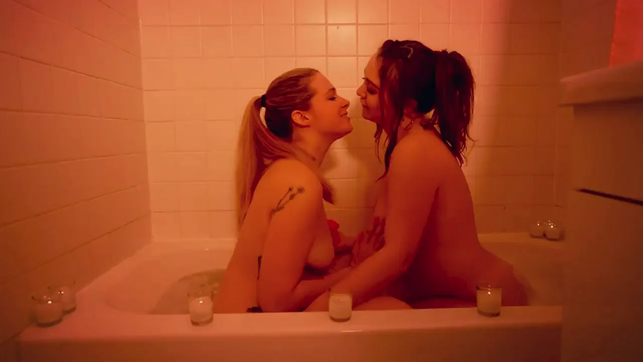 🔥 Steamy Tub Kisses: Horny Lesbo Babes Soak & Suck Face 💋🛁