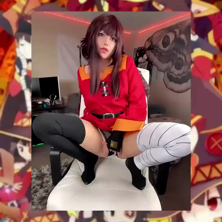 Petite BugNymph's Slutty Megumin Cosplay Tease 🔥💦