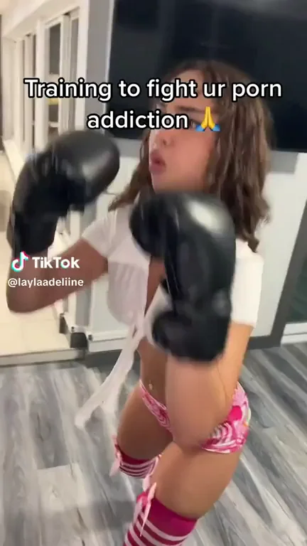 🥊 Busty TikTok Thot Trains to Beat Your Porn Addiction 💦🍑