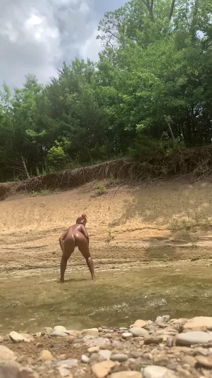 Slim-Thick Ebony Babe's Wild Outdoor Nude Debut – Ass Out in the Woods!