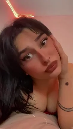 Teen Slut Teases Daddies with Rope-Bound Tits & Juicy Ass