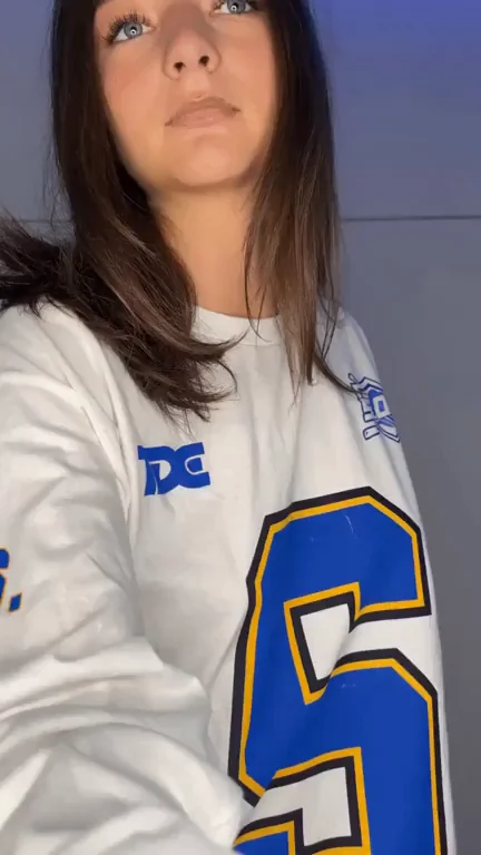 Too Petite to Ride Your Fat Cock? 😈🍑