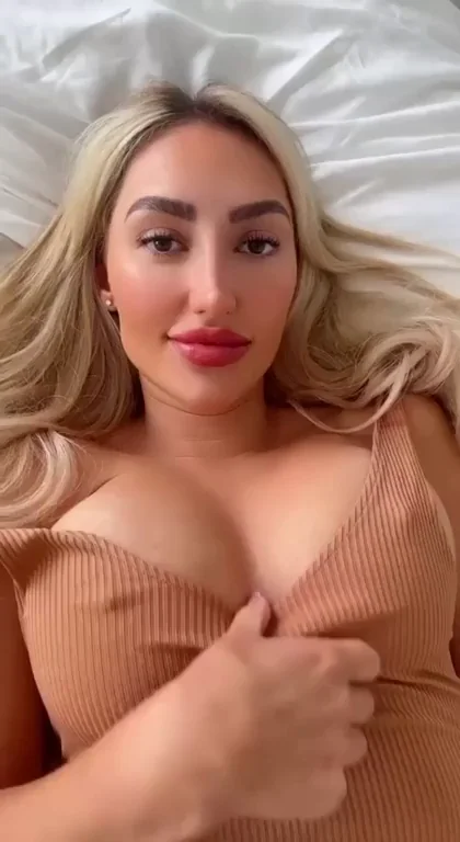 im so thankful i was gifted with big squishy tits