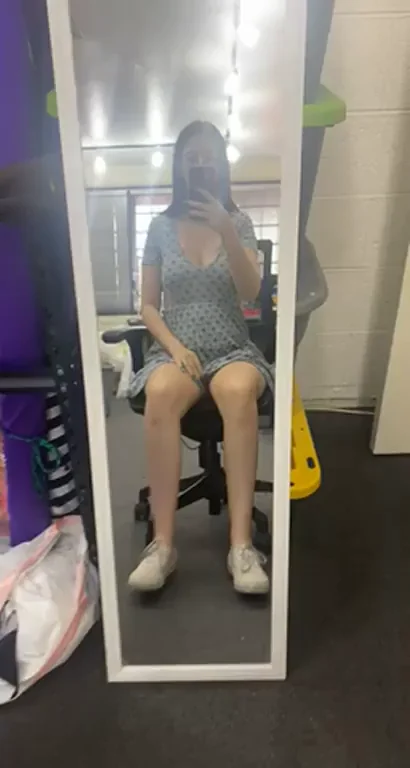 A little flash in the back office at work 🤤«