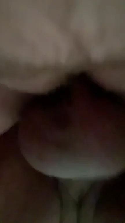 Smother me in cum please 🥵