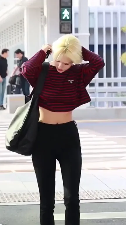 Jeon Somi's Slutty Airport Tease: Blonde Bombshell Bare Midriff Drip