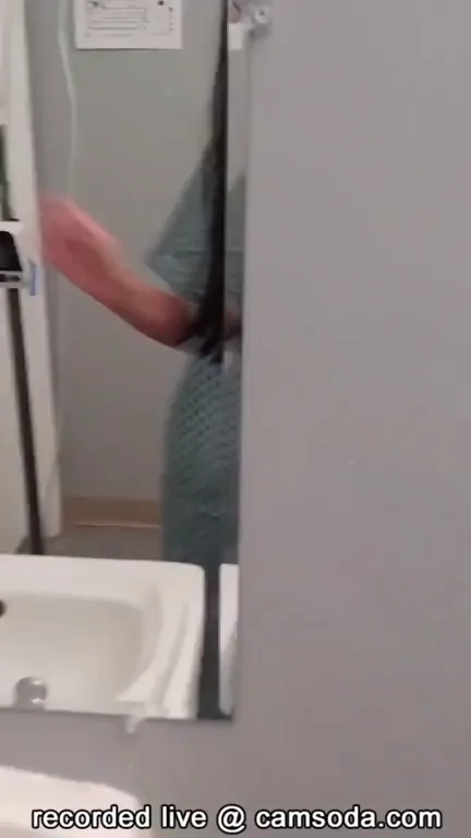 Hospital Slut Fingers Her Juicy Pink Pussy Live 🏥💦🍑