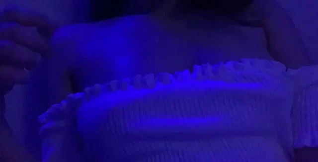 Begging for Nipple Sucks & Deep Finger Fucks – Bigger Than You Thought!