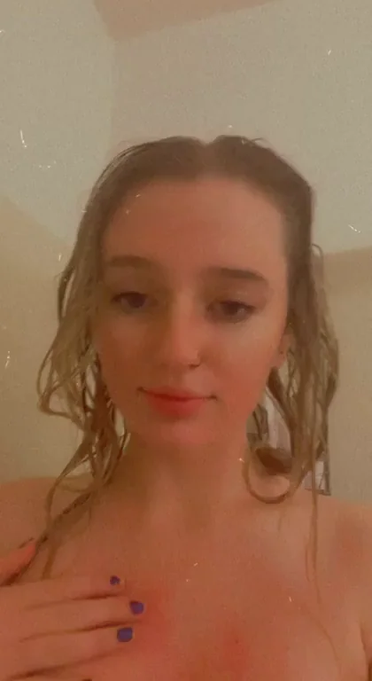 Yummy Wet Tits in the Shower 😍💦
