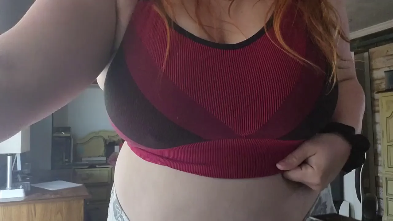 MILF dropping them like it's hot ðŸ”¥ Wanna squeeze, slap or suck?