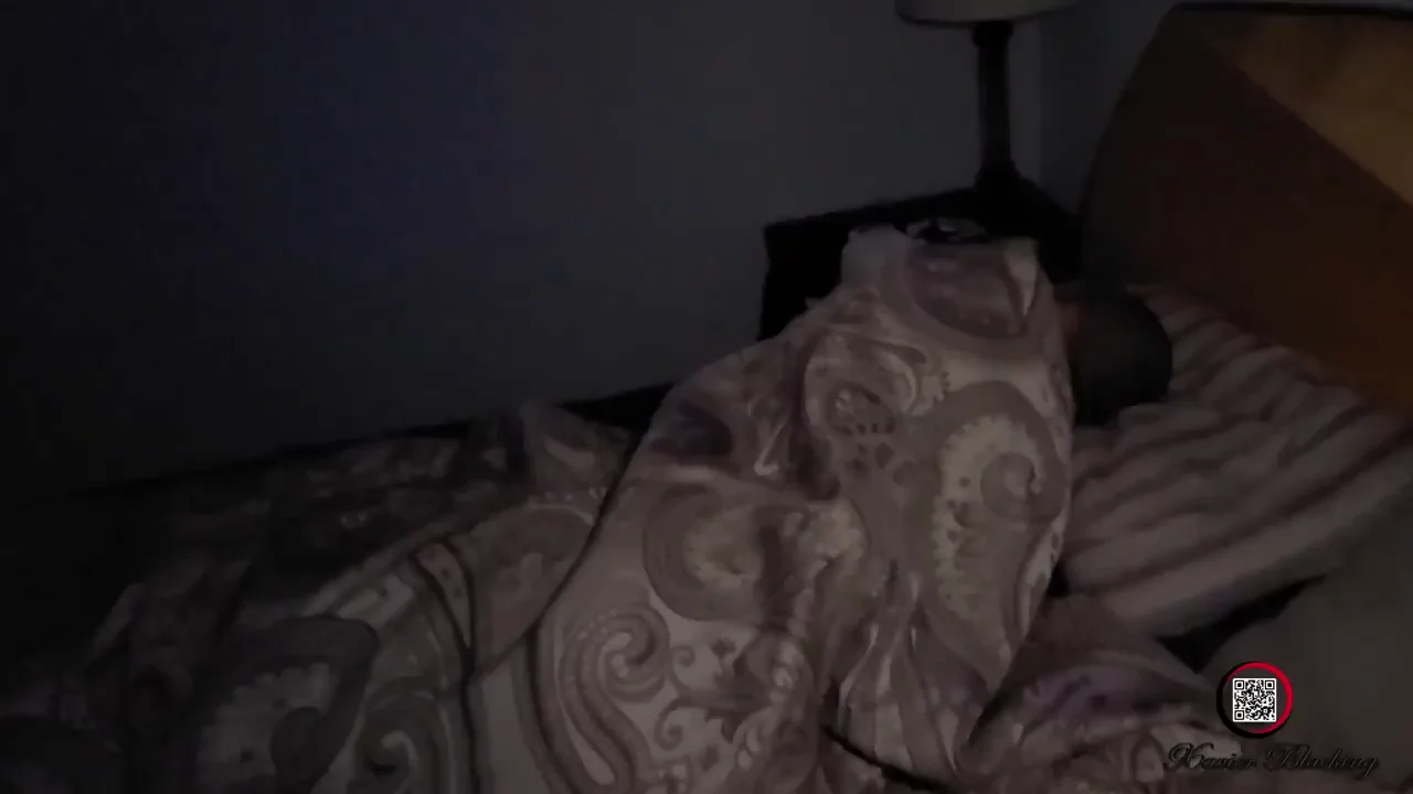 After a long night of drinking my roomate passed out and I fuck his girlfriend in the bed next to him. He never even woke up. I pumped her full of cum and left her leaking.