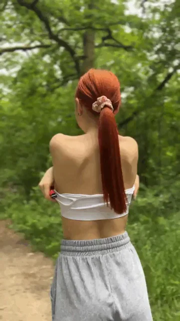 🔥 Ginger Slut Flashes Juicy Titties on Wild Hike Trail 😈🍒