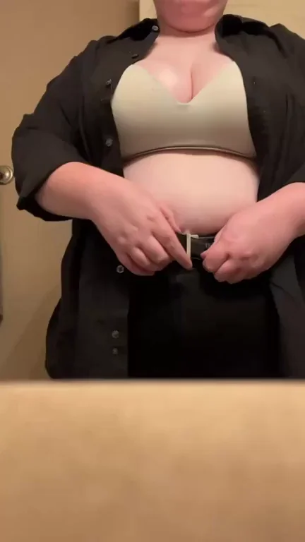 🔥 BBW Slut Whips Her Fat Ass with Belt 😈 Self-Punish Doggystyle Tease