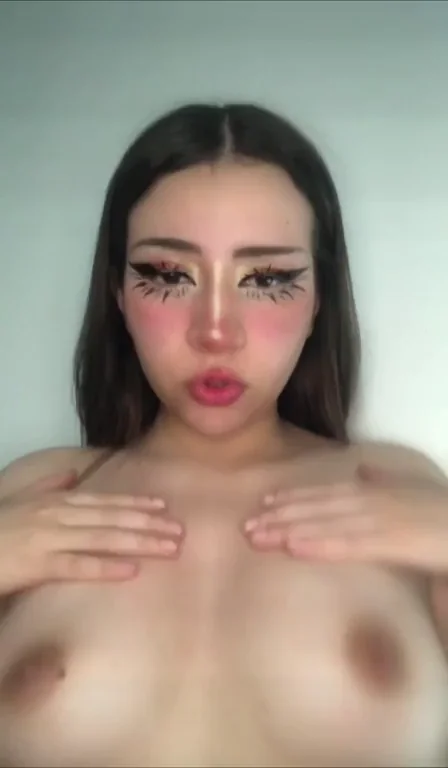 Rope Skipping Slut Shakes Her PAWG Tits 😈🔥