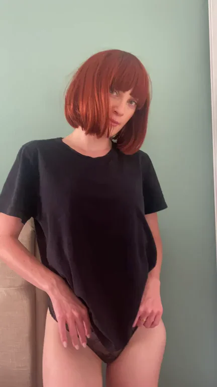 Study Session Turns Slutty: Redhead Tease Lifts Shirt for Pussy Peek 😈📚