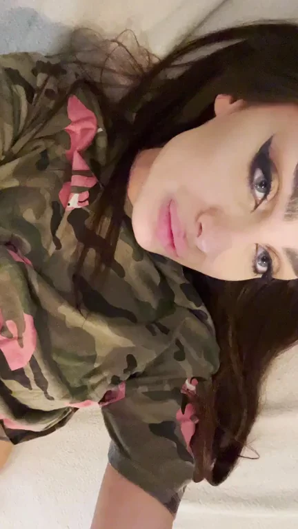 Bet you'd love to lick my nipples