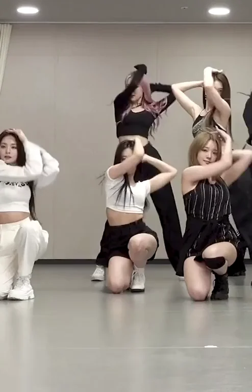 🔥 Jiwon from fromis_9 Dance Tease in Tiny Shorts & Crop Tops 💦