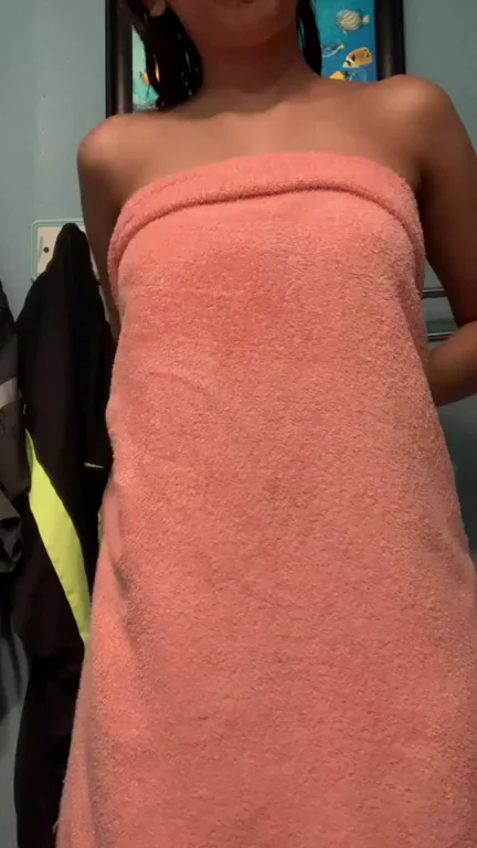 Hey daddy hit ?? for 3 free asshole pics in your DM'S! ?