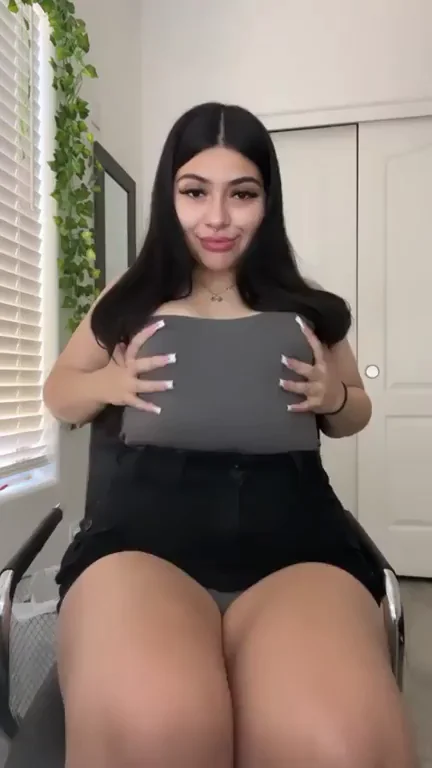 Your favorite thick Latina 😁🫦
