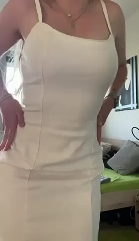 who was attentive enough and saw it in the background?👆€ [F]