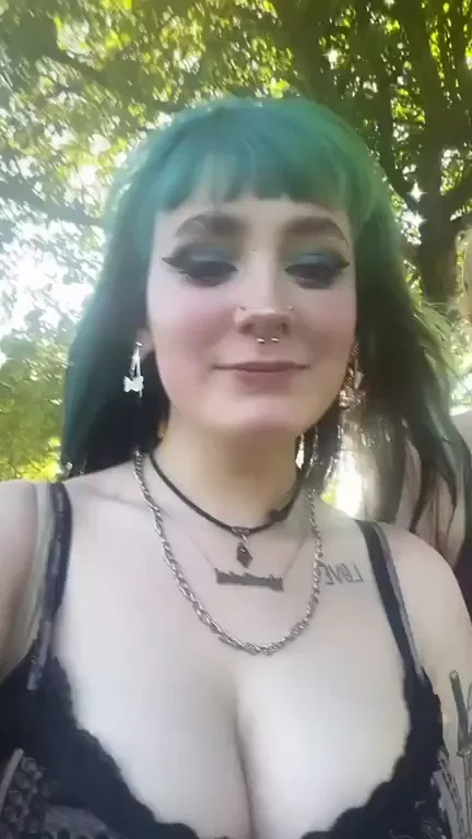 Her friend bailed real quick