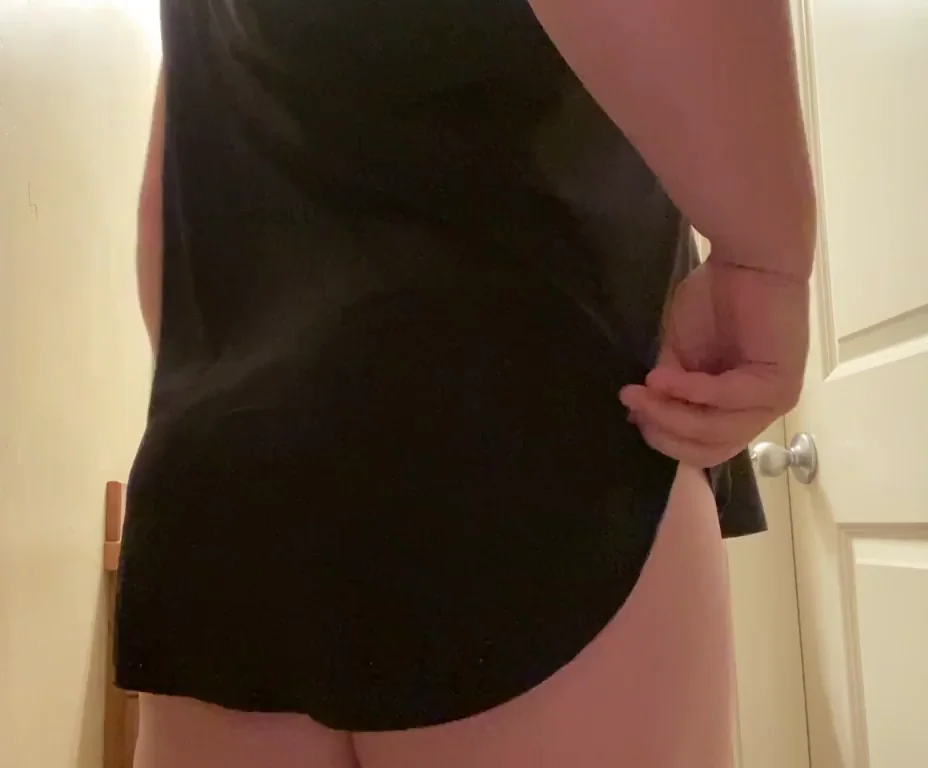 Just sharing the ass-ets| (f)