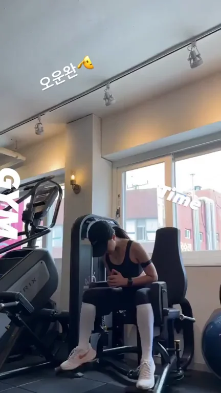 Eunji from Apink Gym Tease 💦🔥