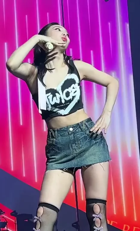 TWICE - Nayeon Jihyo Mina Tzuyu