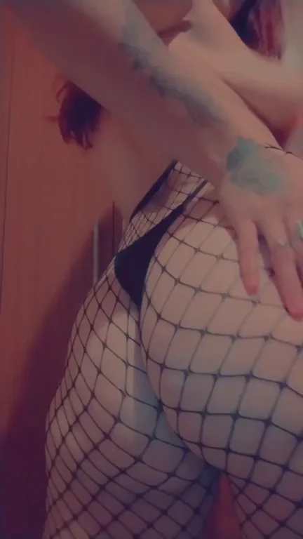 does this outfit make you wanna do naughty things to me?