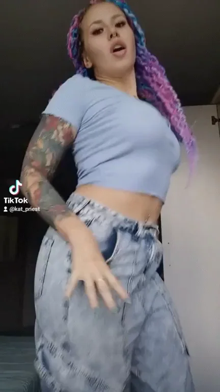 She's so damn fine