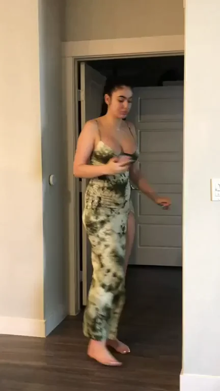 🔥 Sundress No Panties Twerk Slut Shakes Her PAWG Booty 🍑💦