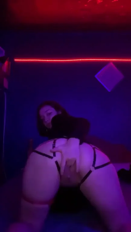 I want to be your sexy little vixen, taking you on a wild ride.