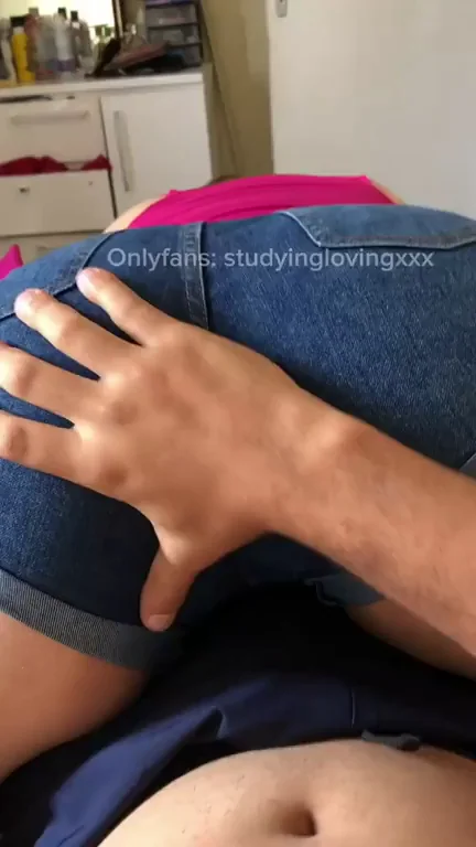 Threesome college couple (OC)