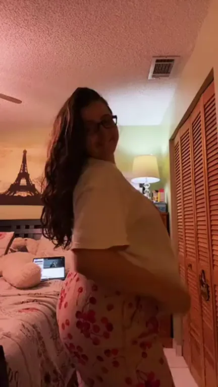 🍑 My Juicy Ass Begs for Thick Dick Devouring 🔥