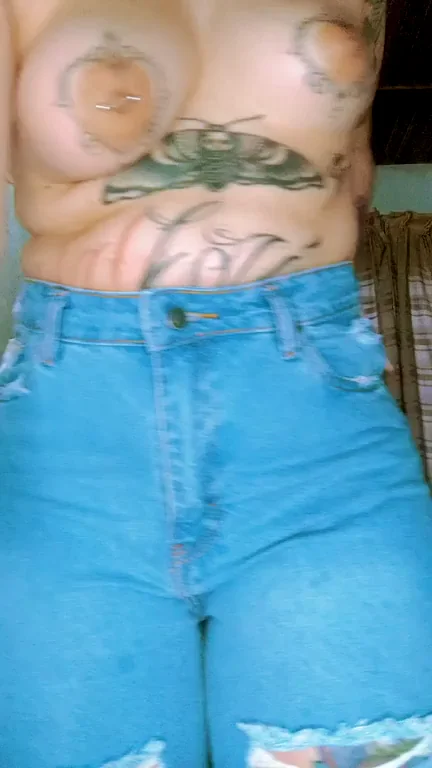 Super Tight Jeans Hugging That Juicy Curvy Ass 🍑🔥