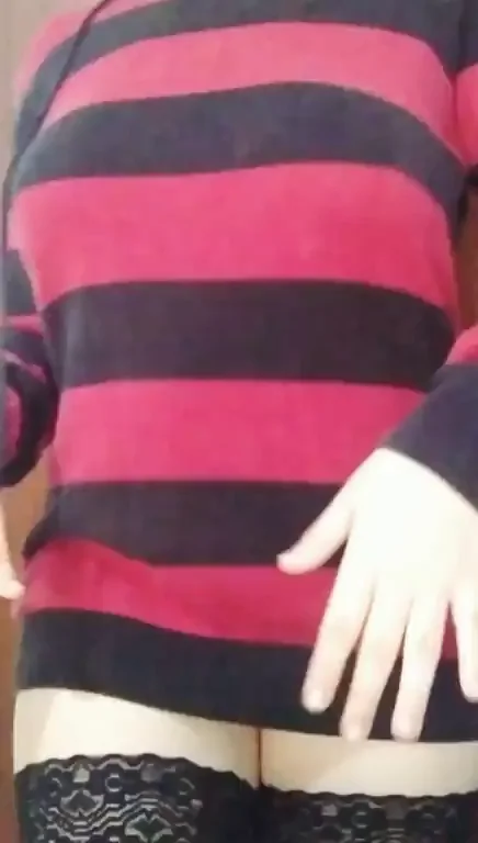 🍭 F21 4'9" Goth Fucktoy Begs to Be Bred 😈