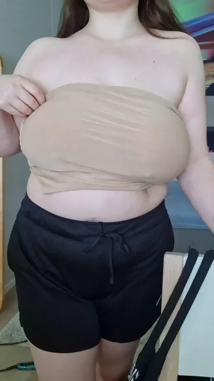 Hello Big Areola Babe 😁🍈🔥