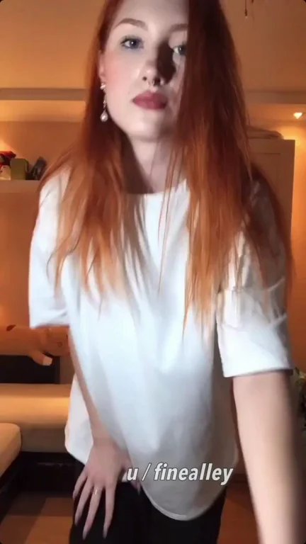 🔥 Fiery Redhead Christian Slut's Lil Teaser 😈💋
