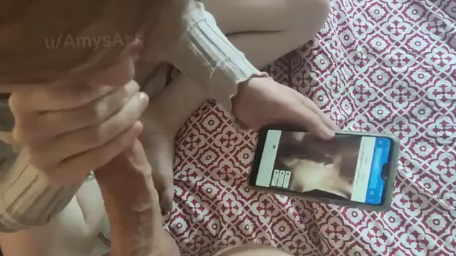 Suckin' Cock While Scrollin' Phone 🍆📱💦