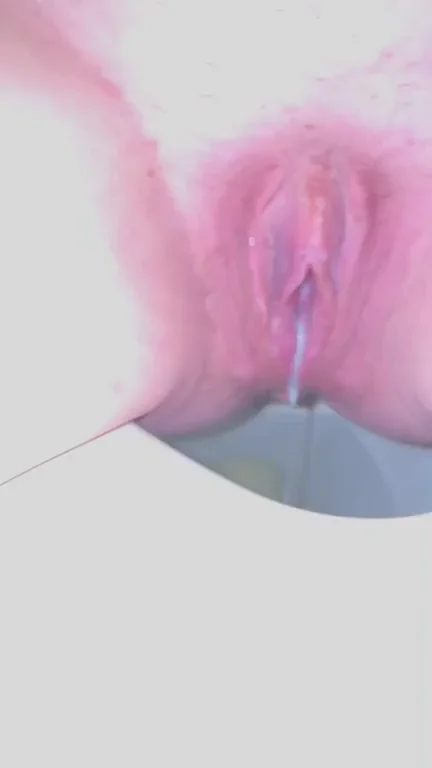 Tiny Cutie’s Creampie Drips Out on the Throne LOL
