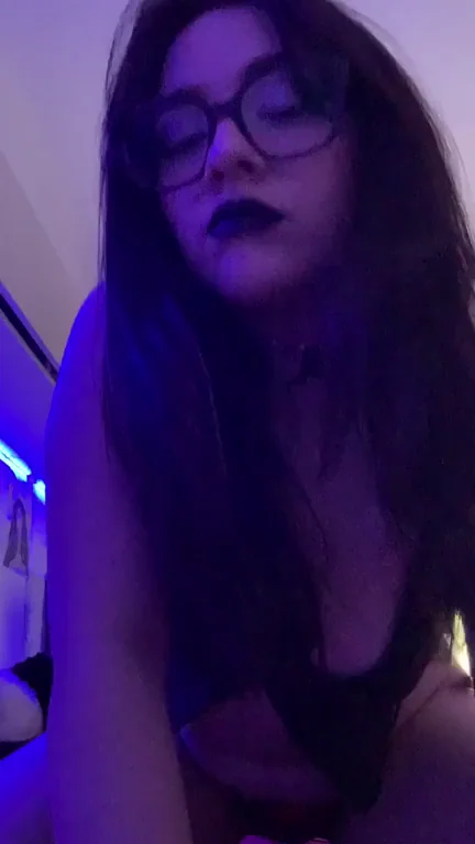 Drunk Glasses Slut Showing Off Her Tight Body 😍🍸