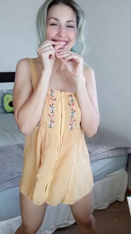 Summer getting close, it's time to wear little summer dresses with no underwear on campus ?