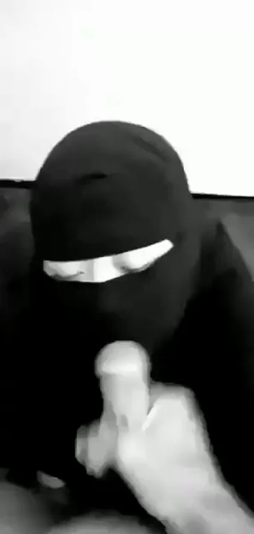 Love getting kafir cum shots on my niqab like a good hoejabi