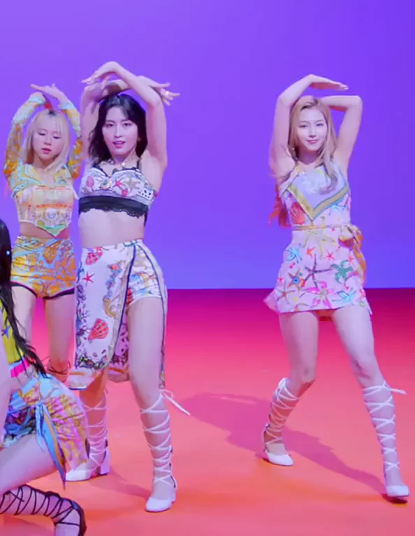 🔥 TWICE Momo's Slutty Dance Tease 💦 Kpop Fap Fuel