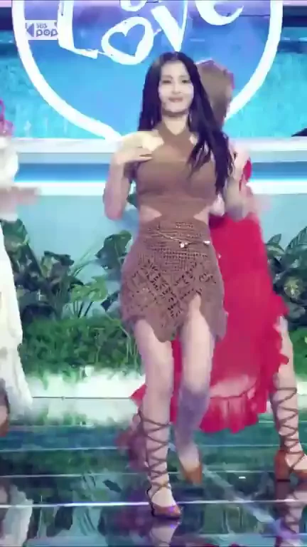 Twice - Momo