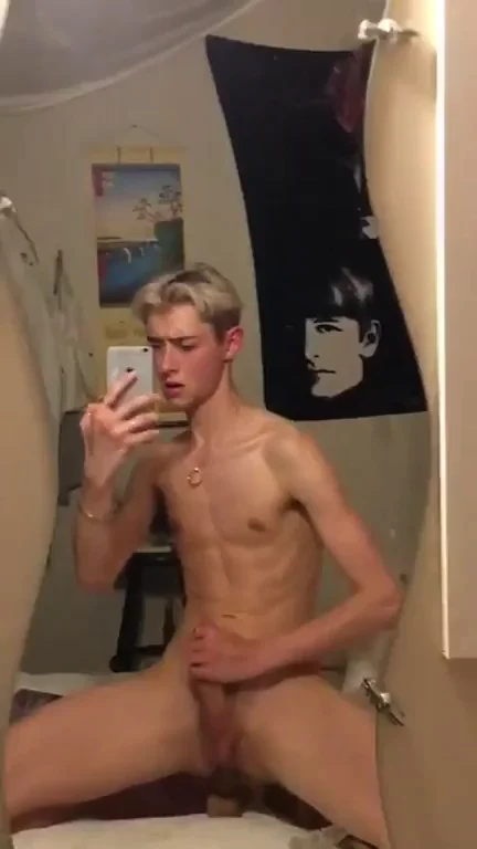 Blonde Twink Rides Thick Dildo Ride 😈🍆💦