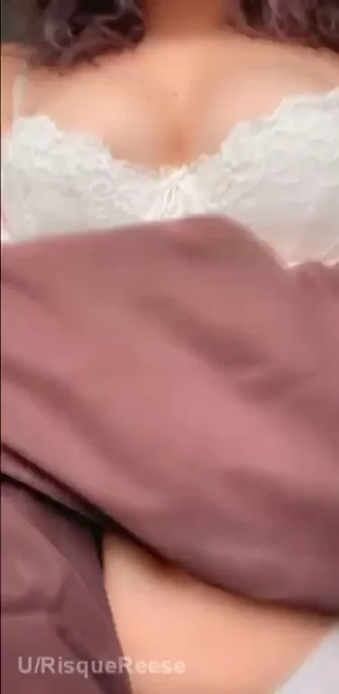Dreamy Thick Slut Teasing in Lace Bra 💦👙