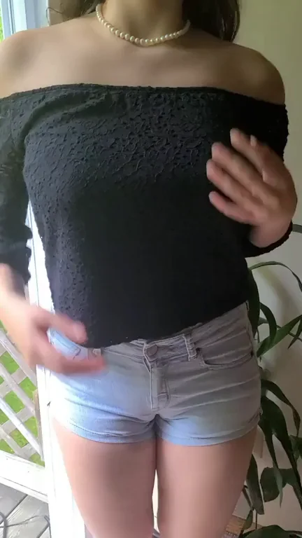 18yo Slut Drops Her Perky Big Tits Tease