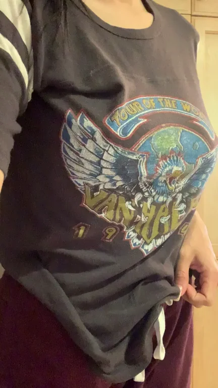 Van Halen Tease: Bigger Than You Thought Curves Ready to Rock