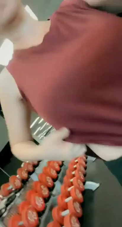 Risky Big Tit Flash in Gym